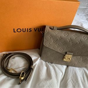 LOUIS VUITTON Monogram Empreinte Leather Pochette Métis